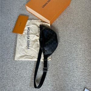 Louis Vuitton Discovery Bumbag PM (Brand New) Never Used.